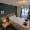 Cosy 1 bedroom apartment with secure PRIVATE parking and excellent transport links - 贝尔法斯特