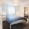 Comfy 2 Bedroom House on Quiet Street with Great Car Parking - 诺丁汉