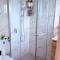 Blissful Wooden Haven - complete place is yours 5 min drive or train from parramatta