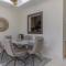 Spacious New 2 BDR, Pool and Beach Access - Dubaj