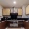Spacious New 2 BDR, Pool and Beach Access - Dubaj