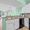 Stunning Sunsets 7TH FL King Suite 2BR 2BA Pools Beach Balcony Sleeps 5 - ديستين