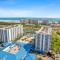 Stunning Sunsets 7TH FL King Suite 2BR 2BA Pools Beach Balcony Sleeps 5 - ديستين