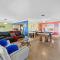 4bd 2ba Waterfront House with Pool, Hot Tub & Boat! - 圣徒皮特海滩