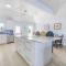 Thatch Hill - Renovated Beach House with Pool, Short Walk to the Rum Point Club - 浮木村
