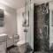 Stylish 1 bedroom with Office Area