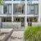 Stylish 1 bedroom with Office Area