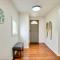 Cozy 3BR Home Fenced Backyard 10 Mins to Broadway - 纳什维尔
