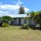 Barefoot Bungalow - Bring your own linen