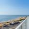 Sunsets Aldinga Beach, 4 king rooms, rooftop, incredible views
