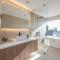 Grand Stay in this 1 Bedroom Flat that Sleeps 4