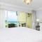 Beachfront - Glamour View 3BR condo - E422