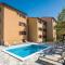 Apartments Cesare 2 with Shared Pool - Ližnjan