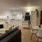 2 bed overlooking the marina, Tower Bridge! - 伦敦