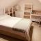 2 bed overlooking the marina, Tower Bridge! - 伦敦