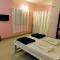 pink studio 300mtrs from morjim beach - Pernem