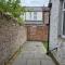 House next to Anfield Stadium, Goodison Park - 利物浦