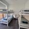 Modern beach house 4 bedroom-12 Sleep
