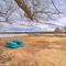 Lakeside Haven with Sandy Beach, Sleeps 12, 3 Bath - Texanna
