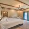 Lakeside Haven with Sandy Beach, Sleeps 12, 3 Bath - Texanna