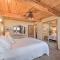 Lakeside Haven with Sandy Beach, Sleeps 12, 3 Bath - Texanna