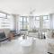 Elevated Luxury 2-Bed Apt with Elevator Access - Кейптаун