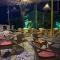 Half Orangee-With Free Swimming Pool, Near Vagator Beach, Near to Chapora Fort-Water Sports - Near to Hill Top -Best for Couples, Backpackers, Long stays, Coworking, Day-use with Game zone and summer vacation!! - Vagator