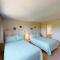 Coastal Hideaway 2 Bedroom Condo with Ocean Views