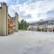 Walk to Mount Snow Resort Unit with Pool and Hot Tubs - Dover