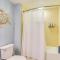 Waterfront Condo with Water Park, Walk to the Beach!