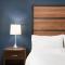 Garner Hotel Topeka West by IHG