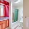 Lake Placid Condo with Patio - Walk to Beach! - ليك بلاسيد