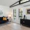 Elegant Abode Only Moments To Macmasters Beach