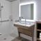 Delta Hotels by Marriott Chicago Willowbrook