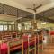 Hotel Riverside with Swimming pool - Sauraha