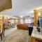Ski-in Condo - Hot Tub - Pool - Gym - Breckenridge