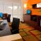 Fairfield Inn & Suites by Marriott Orlando Lake Buena Vista in the Marriott Village