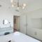 Livbnb-Sky-High Haven 3BR with Maid's Room, Burj Khalifa View - Dubaj