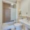 Stunning City Centre Apartment with Balcony, Free Parking, Fast Wifi and SmartTVs by Yoko Property - Milton Keynes