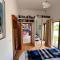 Golf & family chill cottage, hot-tub, beach 10 min