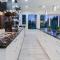 Luxury Large Modern Home with Pool - 西温哥华