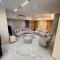 Luxury 3BR Modern with Nile View from All Rooms - Il Cairo
