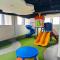 Apt Embarcadero 2BR with Netflix & Pool - Pondokputjung