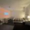 Private cinema studio guest house with garden - 布伦特伍德