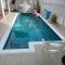 The PoolSide Pad- 5 mins from Airport & Beaches