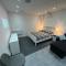 Private cinema studio guest house with garden - 布伦特伍德
