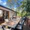 Riverside 3-Bed Townhouse with Spacious Deck & BBQ