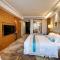 Menshine Gloria Plaza Hotel