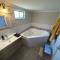 Churchills B&B twin spa getaway Studio