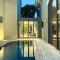 Elegant 3BR Upgraded Villa with Pool & Beach Access - Дубай